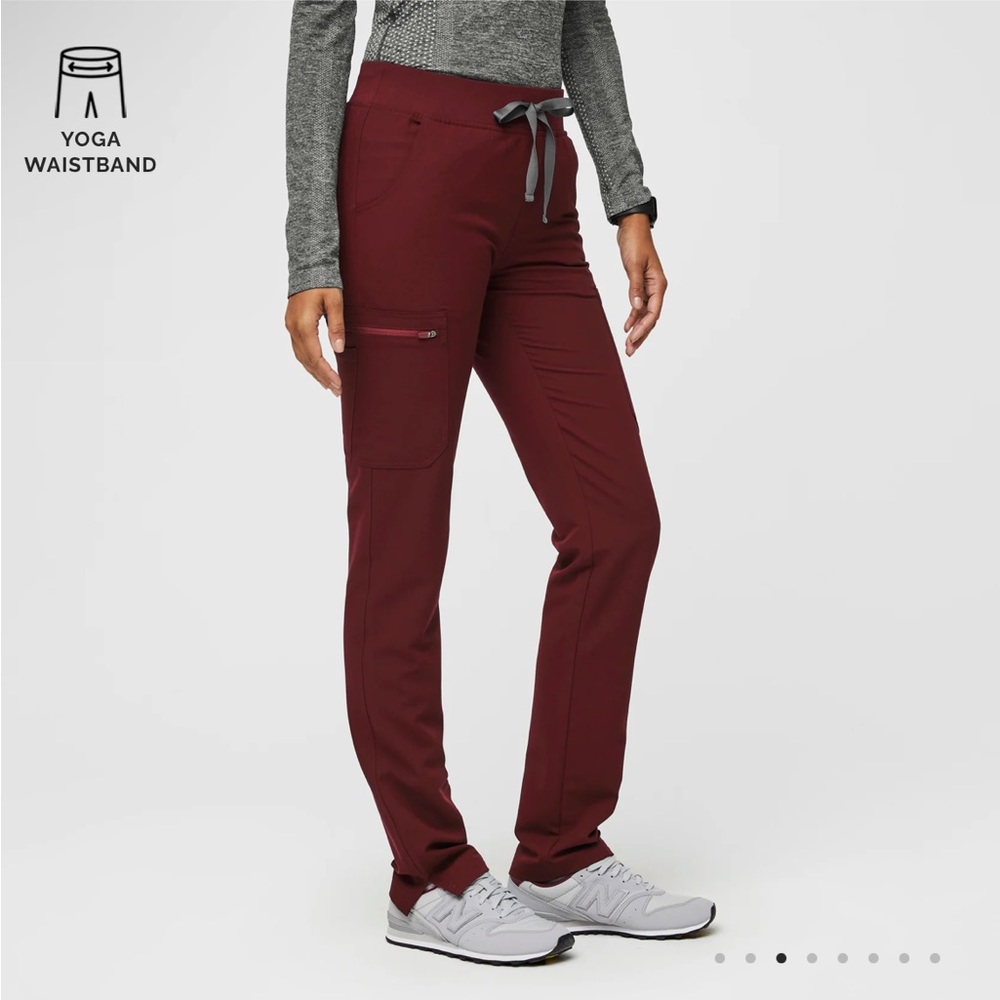 Figs- Skinny scrub pants. Women’s size medium. Color burgundy. Smoke free home.